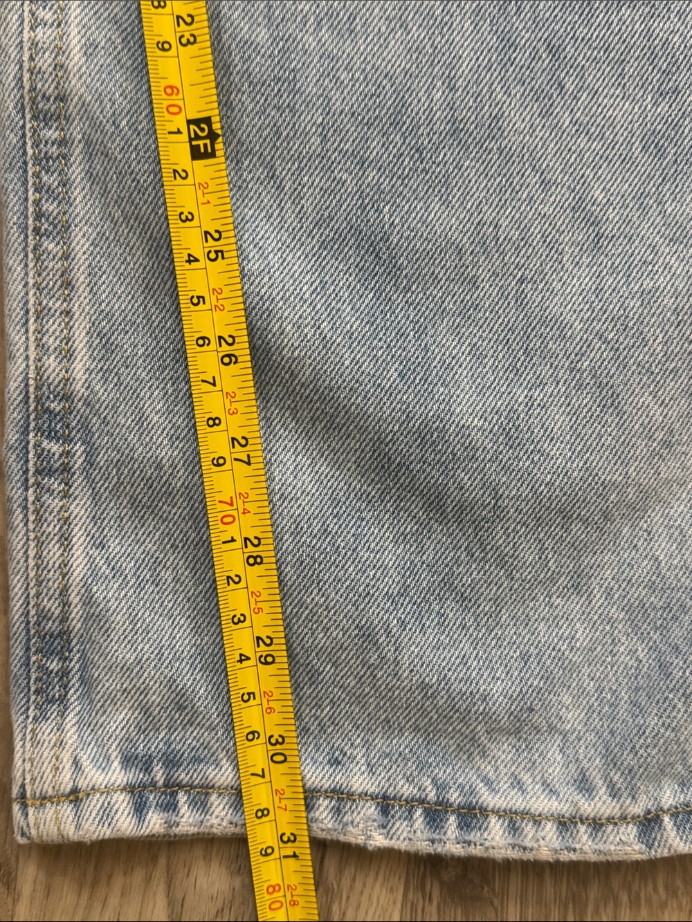 H&M Women’s Relaxed Light Blue Distressed Jeans. Size 12 - Picture 8 of 12